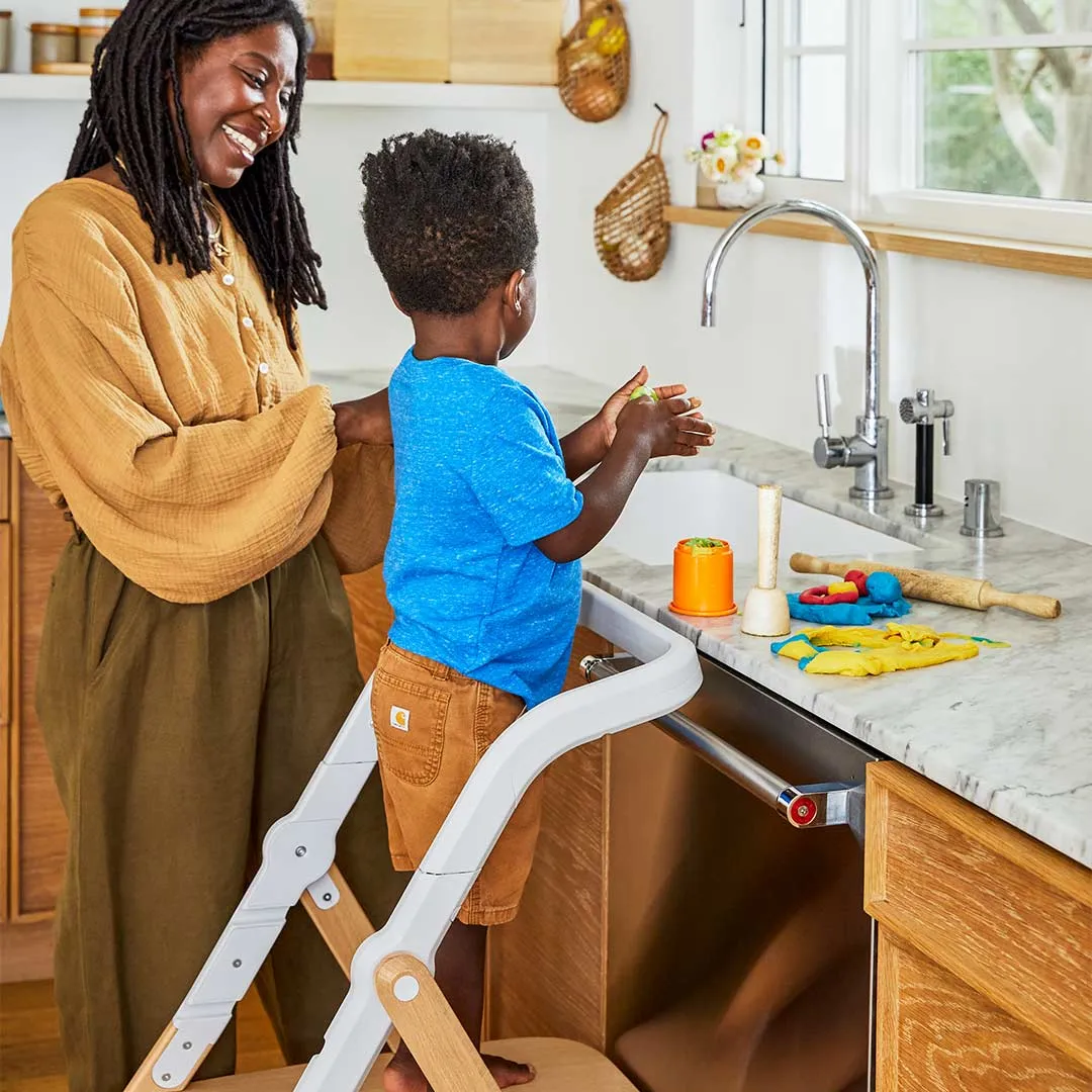 Ergobaby Kitchen Helper - Natural / White