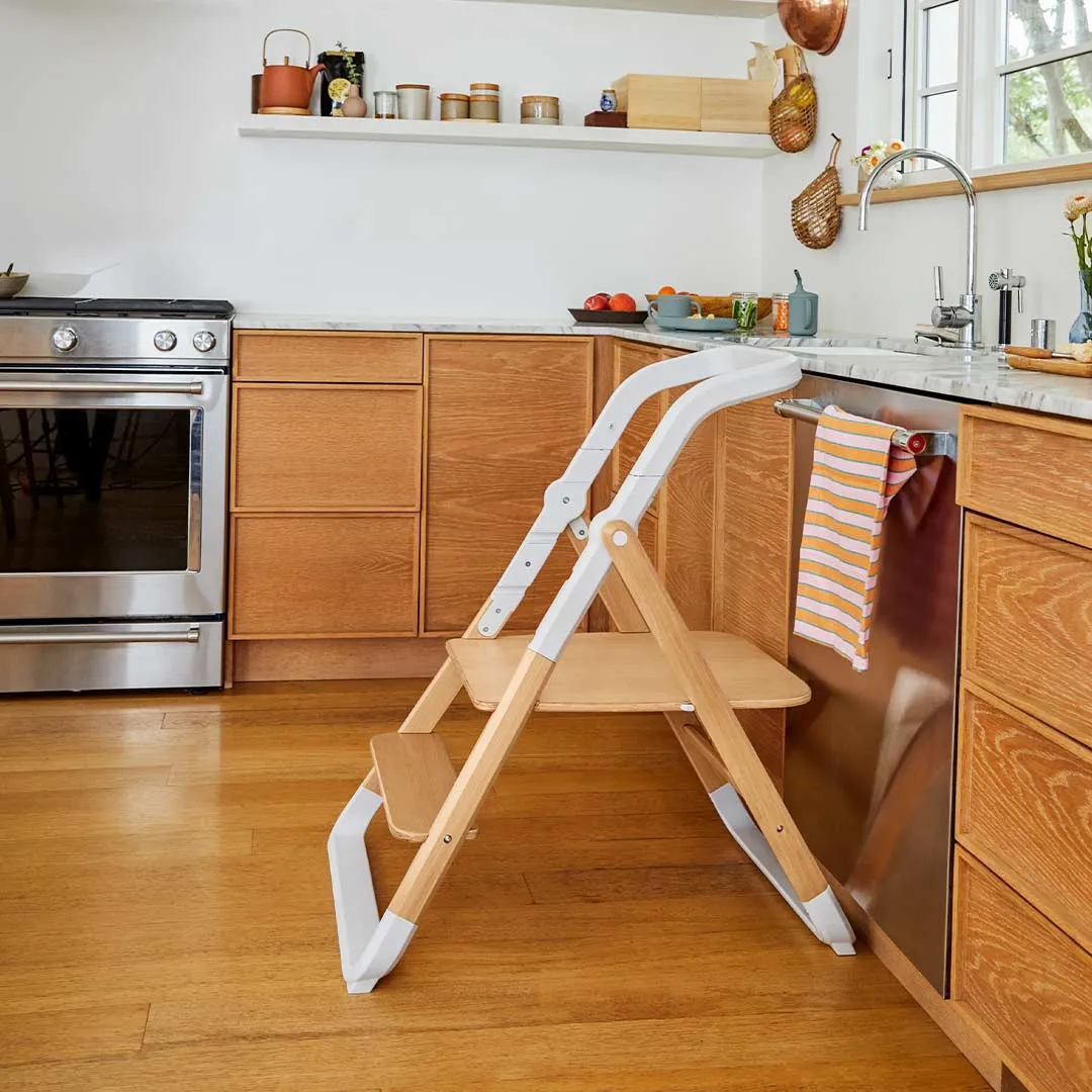 Ergobaby Kitchen Helper - Natural / White