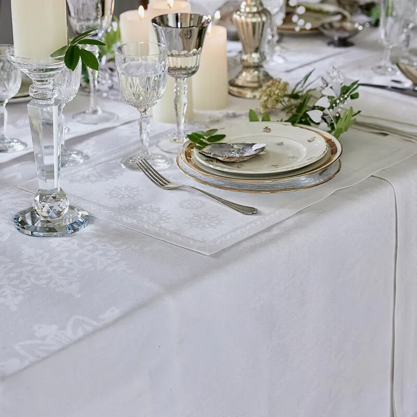 Le Jacquard Franais | Lumire d'toile Tablecloth - White