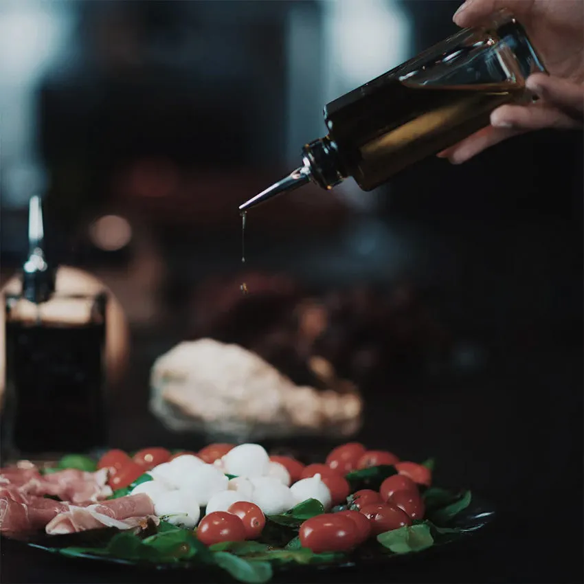 Luigi Bormioli | Optima Bottle With Silicone / Stainless Steel Pourer